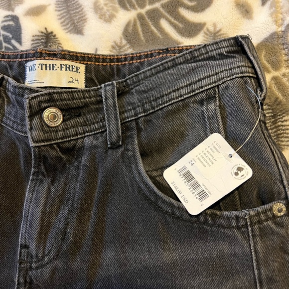 NWT! We The Free Loren Barrel Jeans - Picture 5 of 13